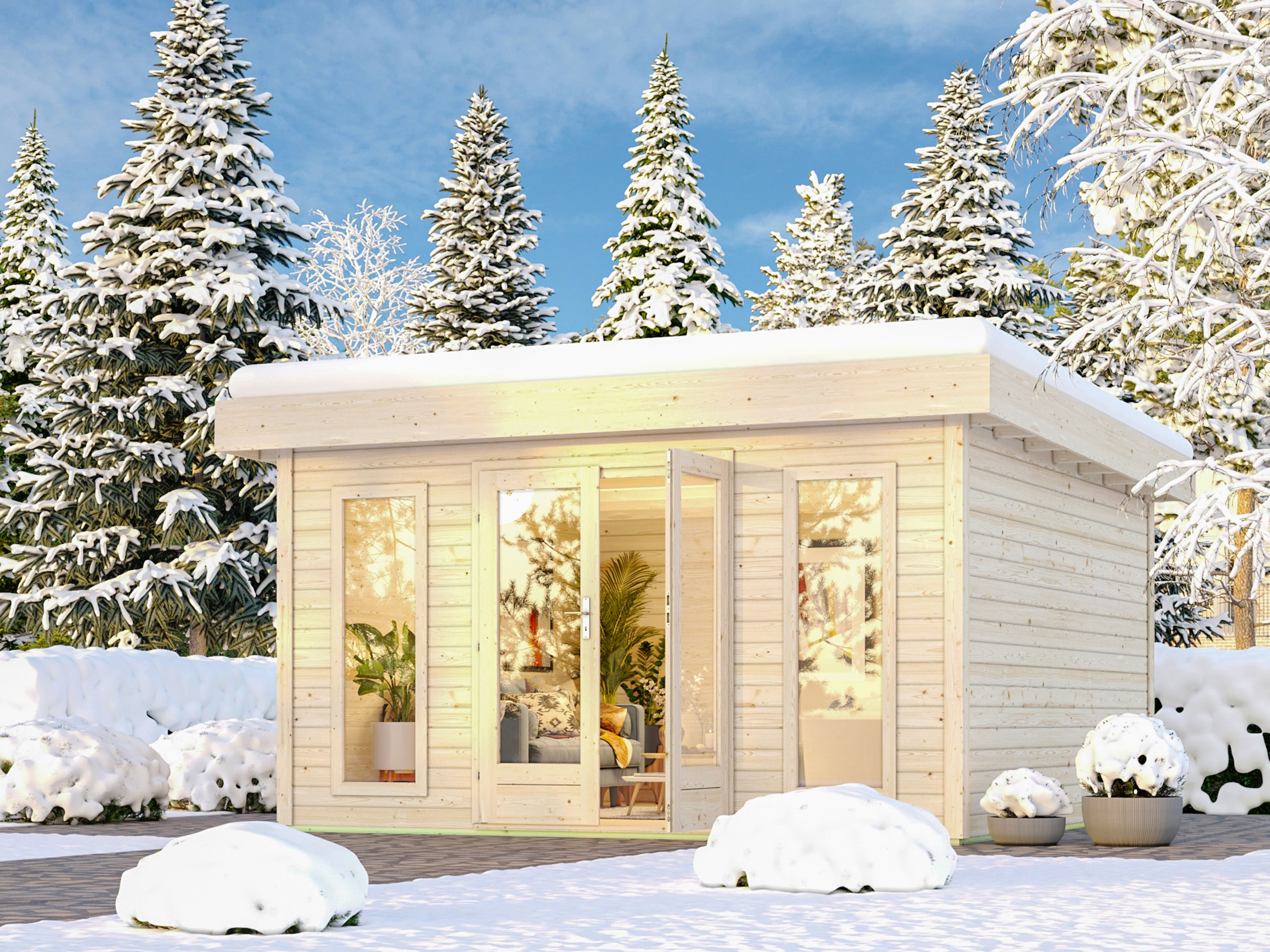 Karibu großes Poolhaus Gatenhaus North aus Holz, im Garten aufgebaut